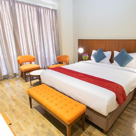Octave Rococco Morjim Hotel Pernem Buitenkant foto