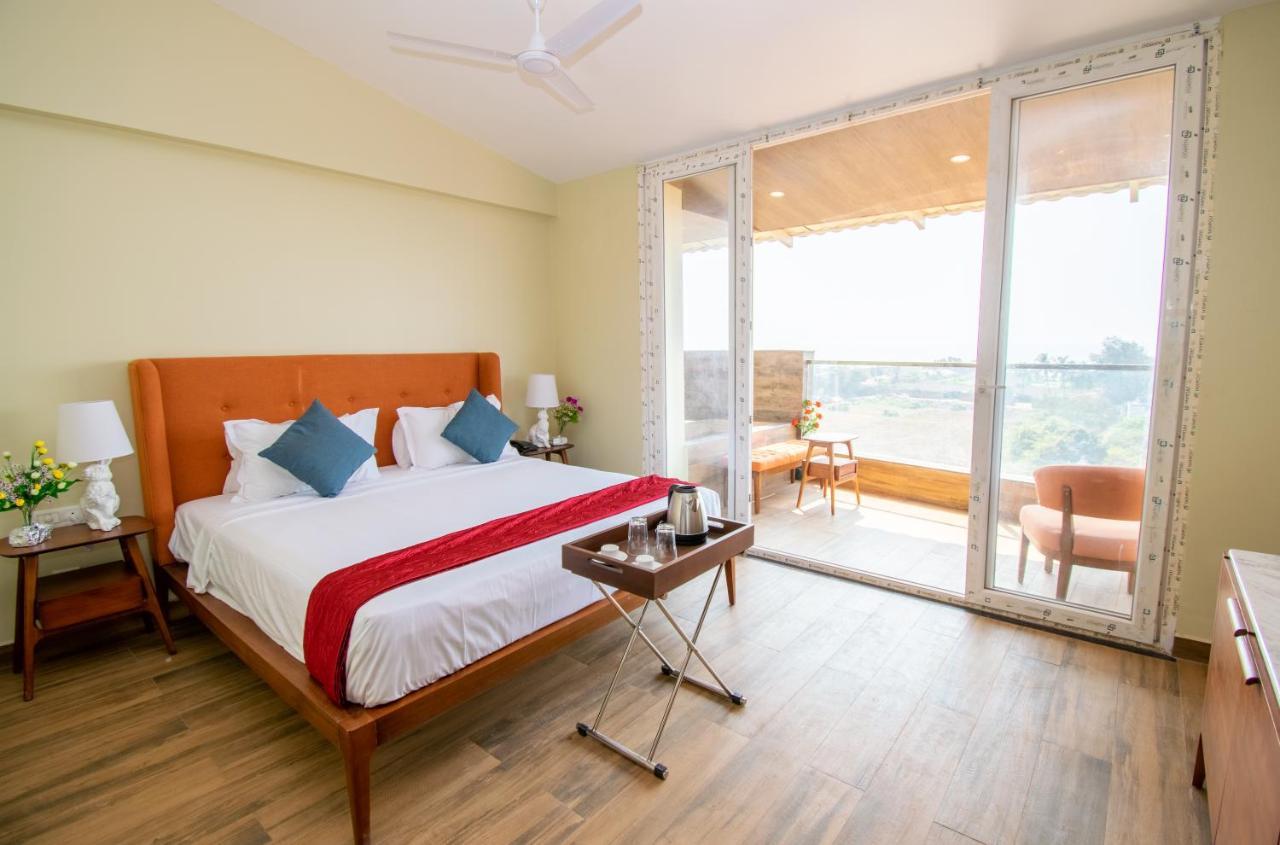 Octave Rococco Morjim Hotel Pernem Buitenkant foto