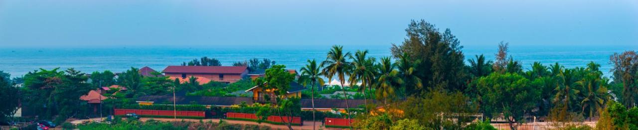 Octave Rococco Morjim Hotel Pernem Buitenkant foto