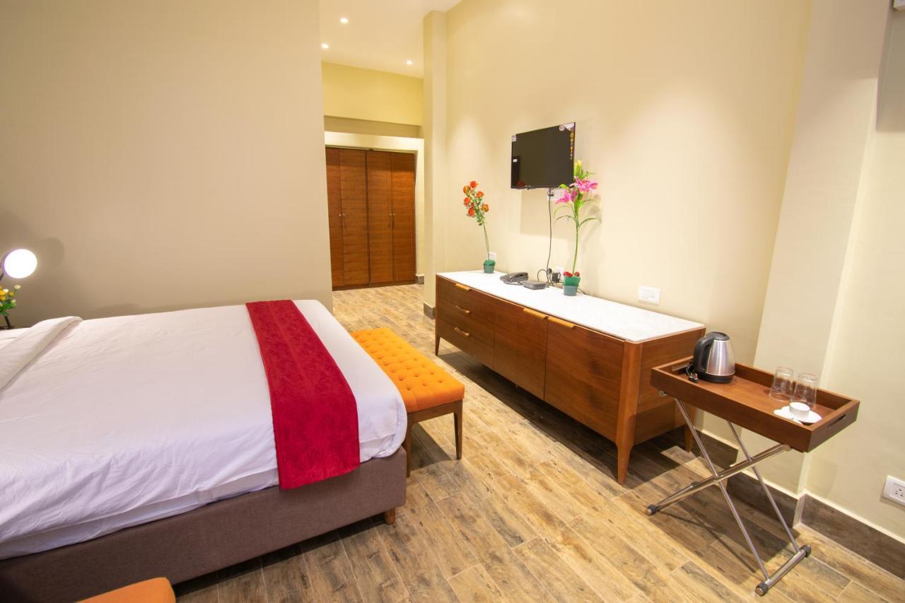 Octave Rococco Morjim Hotel Pernem Buitenkant foto