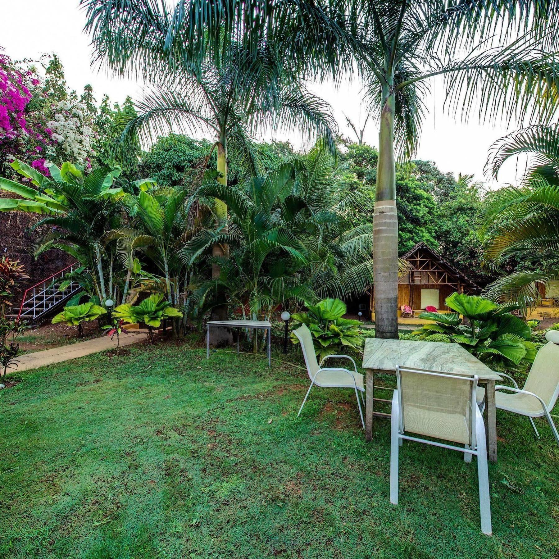 Octave Rococco Morjim Hotel Pernem Buitenkant foto